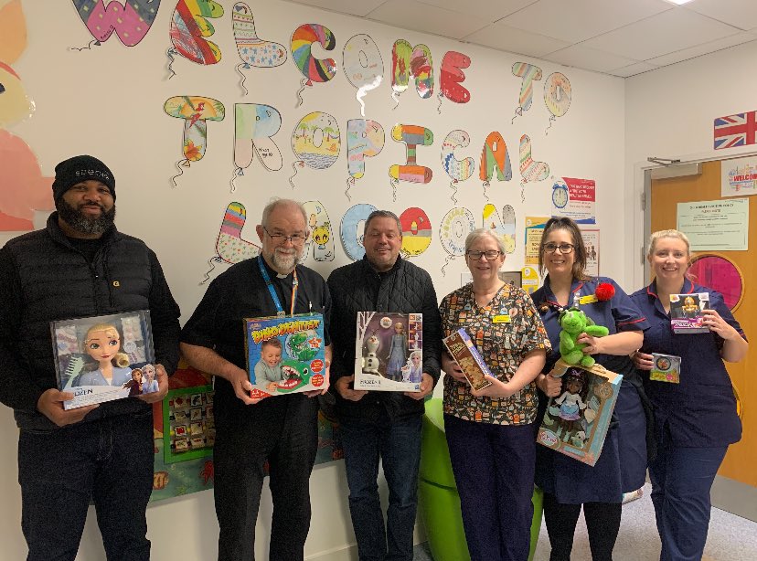 A huge thank you to everyone involved with the Seven Kings Lodge (2749) for your amazing donation of gifts to all the children & young people of @BHRChildhealth. Also thank you to @BHRUTChaplains for organising it. @BHRUT_NHS