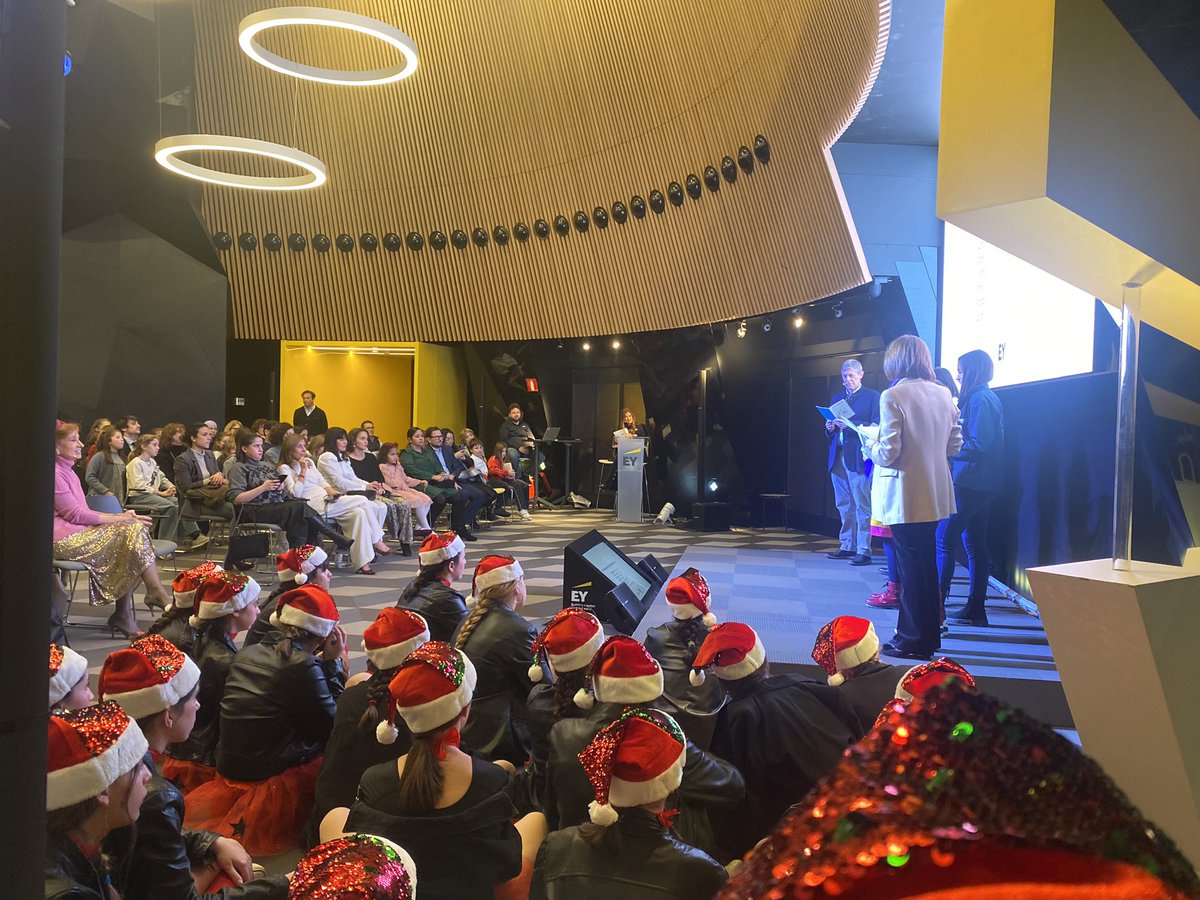 EY Spain (@ey_spain) on Twitter photo 🚀 Ayer tuvimos la suerte de celebrar la Gala de Navidad Inspiring Girls en la que disfrutamos de una tarde única. Gracias <a href="/InspirinGirlsE/">Inspiring Girls Esp</a>, a Marta su presidenta y a todos los involucrados por esta tarde mágica. 🚀 Ayer tuvimos la suerte de celebrar la Gala de Navidad Inspiring Girls en la que disfrutamos de una tarde única. Gracias <a href="/InspirinGirlsE/">Inspiring Girls Esp</a>, a Marta su presidenta y a todos los involucrados por esta tarde mágica.
