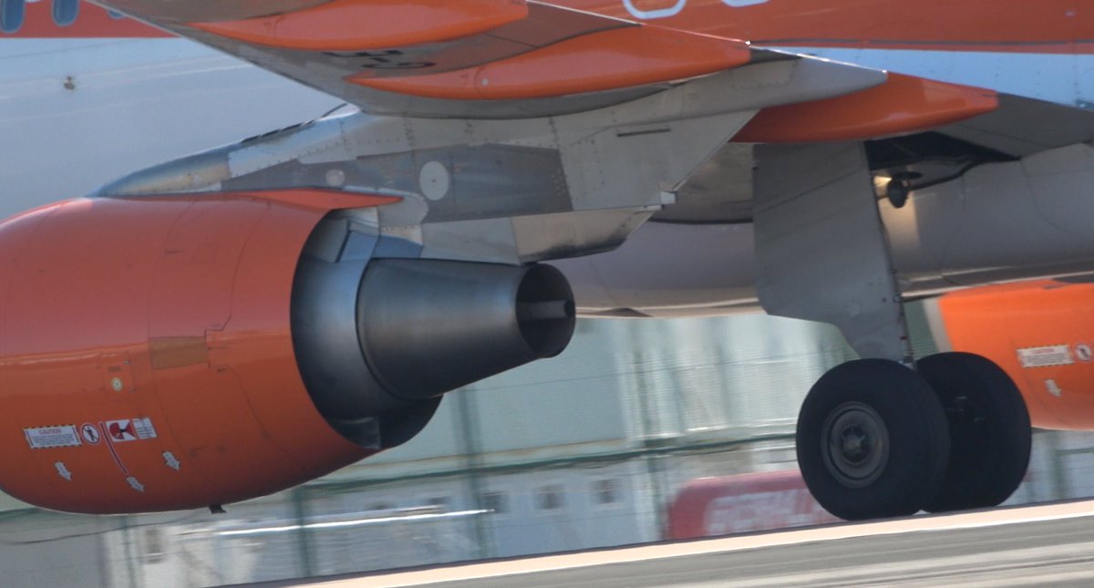 I’m working on focusing on the engines and wheels of the planes here since it’s magnificent to be so close!