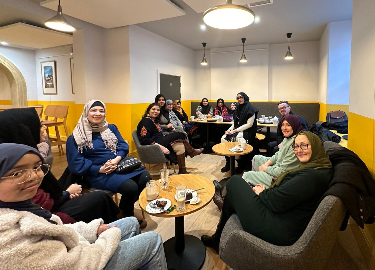 Chief Inspector Nathan Murray received a warm welcome when he popped in to see the ladies at the Pearls of Peace. He spoke about his role and also took the opportunity to offer advice on how to report hate crime. Learn more about how to report: ow.ly/bU5R50QicS5