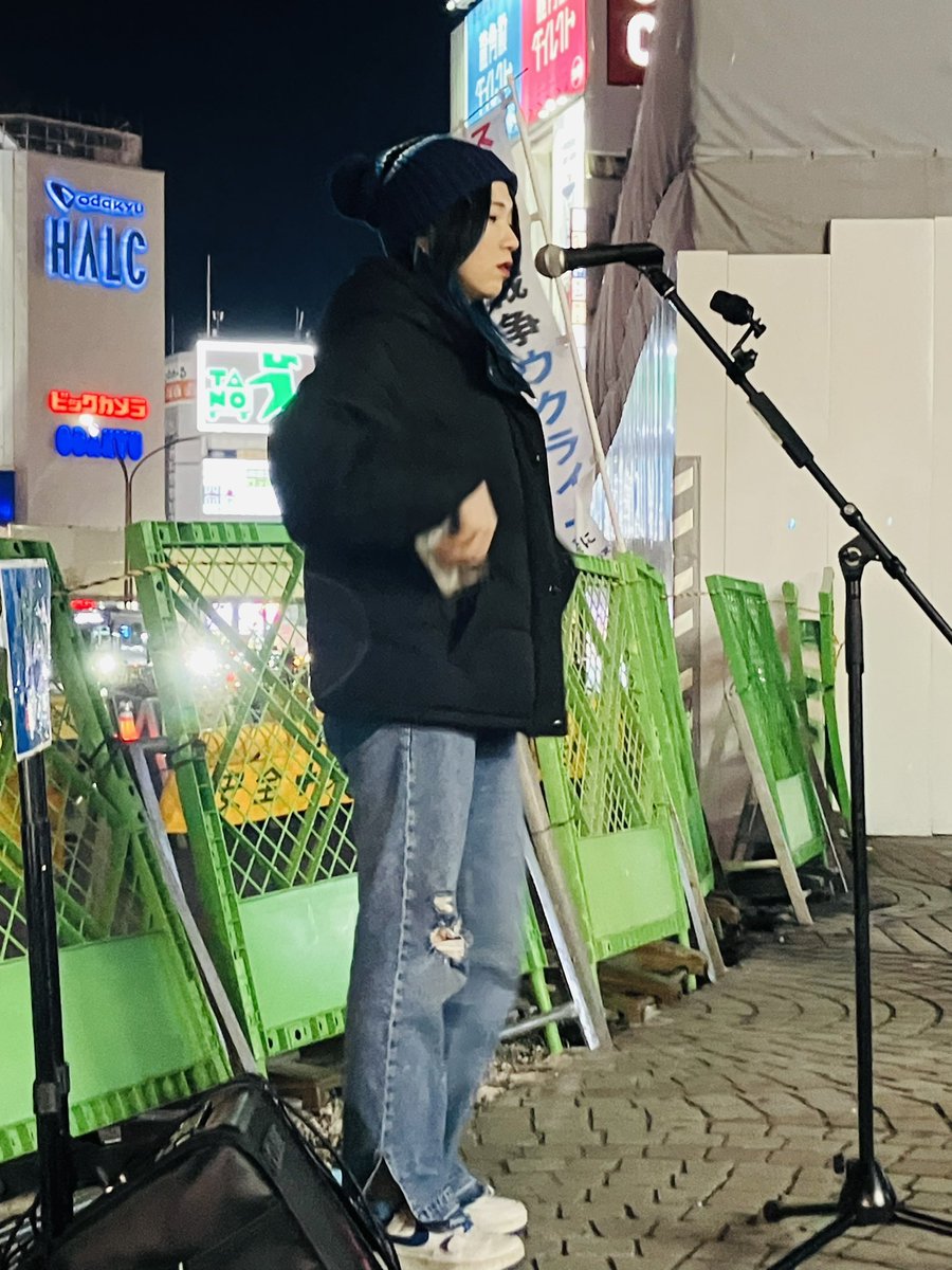 TRnaisou's tweet photo. ライブ前の路上仕事の合���縫って来れた！１時間も入れないけど、元気もらってまた頑張ろ😀#ZARAME_Ao #ざらめ https://t.co/n1gRCIVHNN