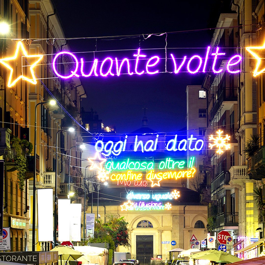 ComuneMI's tweet image. ✨Luminarie d’Autore powered by @LEVIS è l’installazione luminosa dai colori Rainbow firmata Jonathan Bazzi che illuminerà via Lecco, a P.ta Venezia
Parole di inclusione e amore, ispirate alla campagna Levi’s® It’s giving season
🌟Scopri le luminarie in via P.Crespi/via Termopili