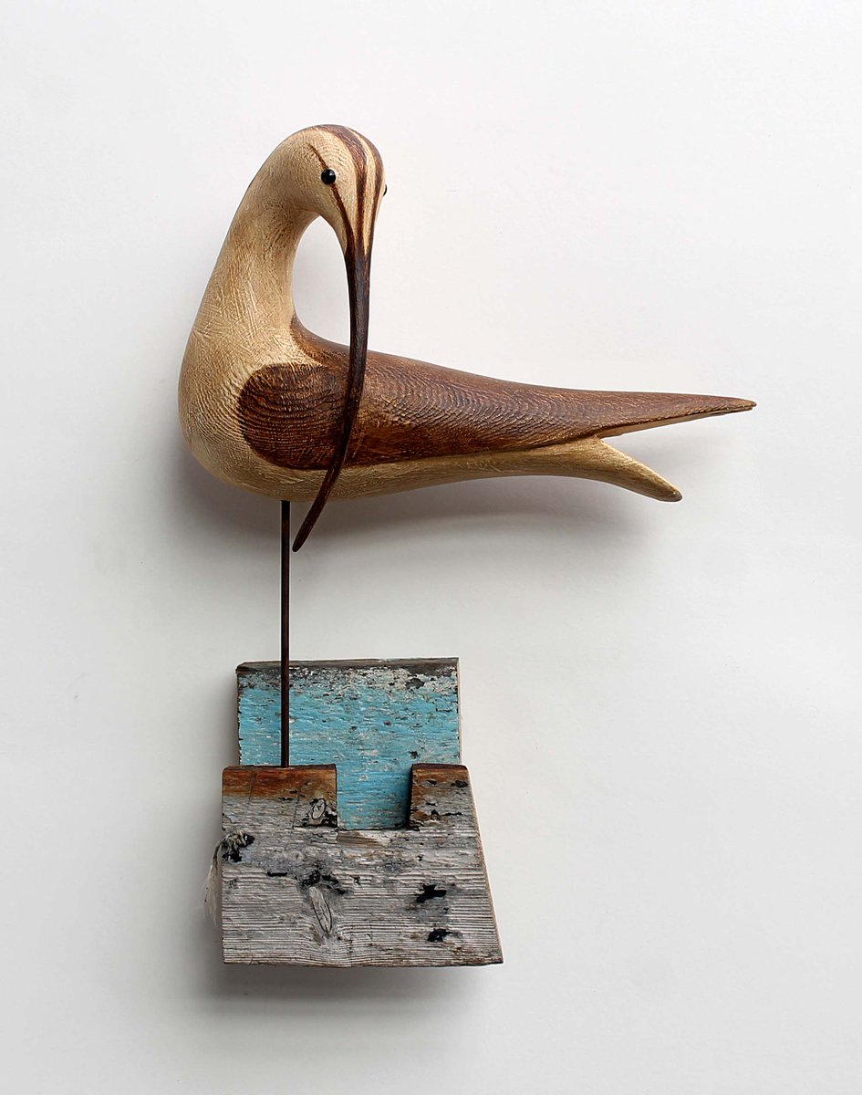 Often, Alex Malcolmson's constructions will start with a discovery, this may be a piece of timber washed ashore, a rusty washer or perhaps an old sea chart. Some pieces, like the carved and constructed birds are closely related to their folk art ancestors

openeyegallery.co.uk/exhibitions/al…