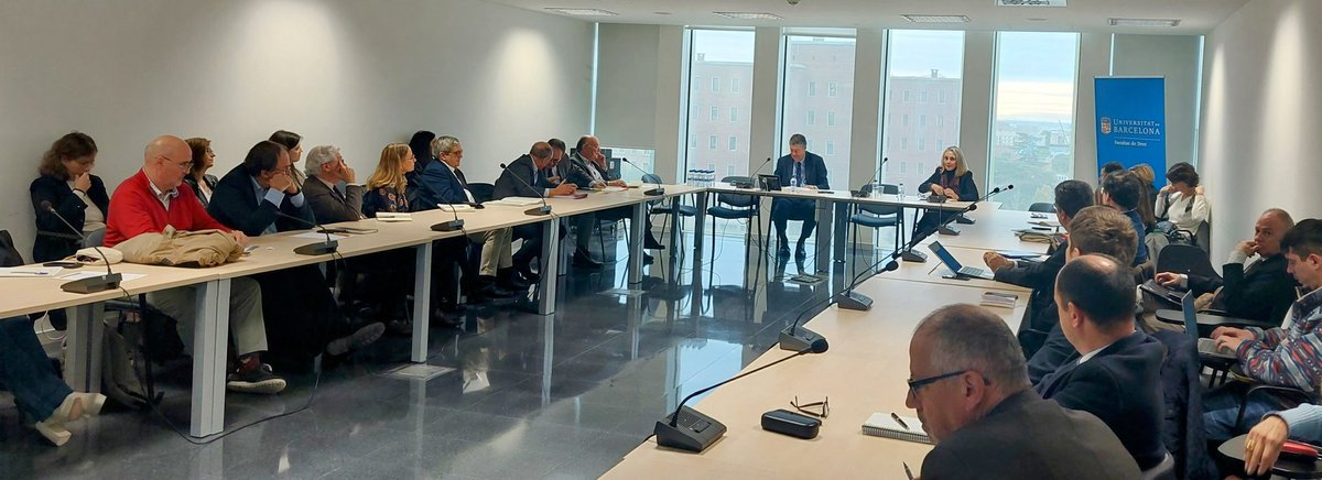 ⚖️ Magistral conferencia inaugural del Dr. José María Gimeno Feliu, en la Jornada organizada por <a href="/CARSEP_UB_CCIES/">CARSEP_UB_CCIES</a> sobre la "colaboración público privada", en la <a href="/Dret_UB/">Facultat de Dret UB</a>.