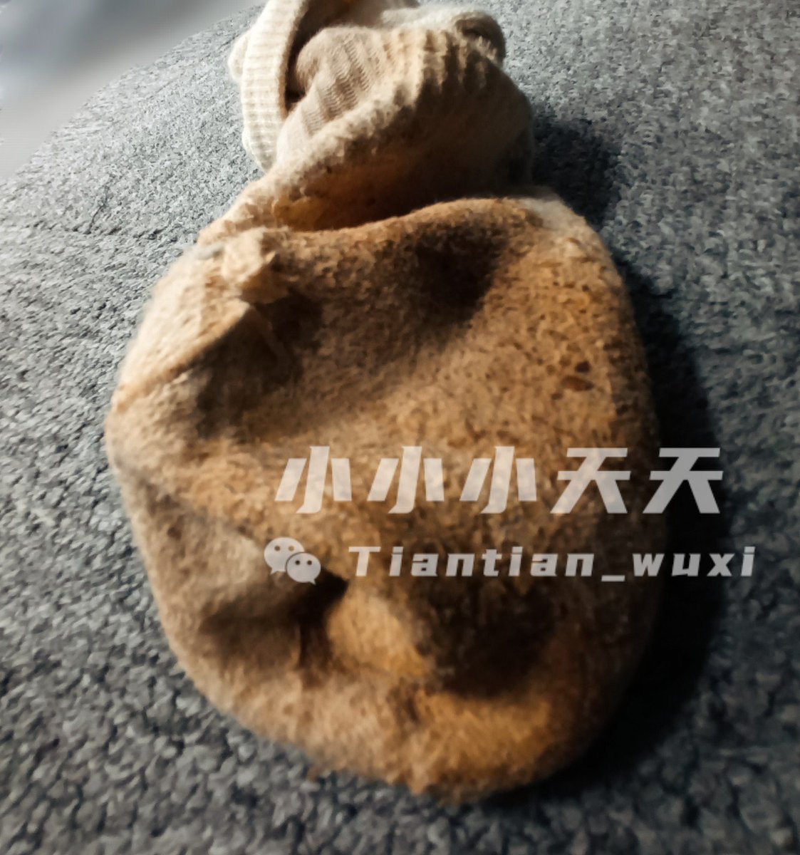 TiantianWuxi's tweet photo. 把脏臭运动袜塞在嘴里
把脸埋在几个月没换的臭袜里
黏糊糊的袜子套在J上
几个月的雄臭骚味扑面而来

搞个免费送活动:截止月底转发评价这条，每满20个人转发抽1人送随机骚内裤一条或臭袜子一双，40人转发送2人，以此类推，运费到付！ https://t.co/wK4Fwe3nXe