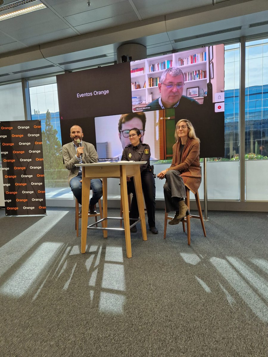 MASORANGE ESG (@masorange_esg) on Twitter photo 📱👦 '¿Se debería prohibir el uso del móvil hasta los 16 años?' Esta es la cuestión que vamos a tratar en esta mesa redonda de la mano de grandes expertos en la temática #SemanaSolidaria
🎙️ Modera - <a href="/dmoraleg/">Daniel Morales</a>, Director del departamento de sostenibilidad de <a href="/orange_es/">Orange España</a> 📱👦 '¿Se debería prohibir el uso del móvil hasta los 16 años?' Esta es la cuestión que vamos a tratar en esta mesa redonda de la mano de grandes expertos en la temática #SemanaSolidaria
🎙️ Modera - <a href="/dmoraleg/">Daniel Morales</a>, Director del departamento de sostenibilidad de <a href="/orange_es/">Orange España</a>