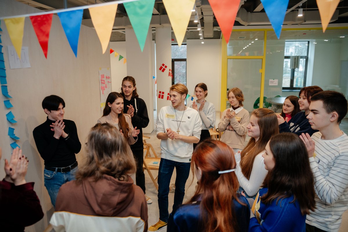 Vi gør det igen! 💪 Fra januar starter vi samen med @danishculture indsatsen med at åbne et ungdomshus i Mykolaiv i Ukraine. Huset vil være omdrejningspunkt for genopbygningen af det unge civilsamfund i regionen, og hvor unge demokratiske stemmer samles 🙌 dr.dk/nyheder/udland…