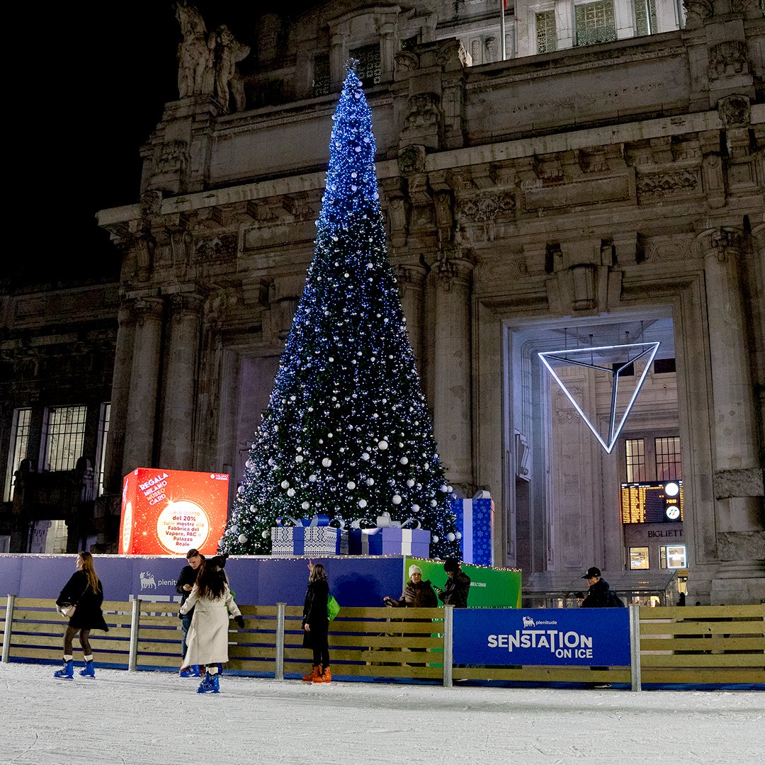 ComuneMI's tweet image. 🎄L’Albero &apos;Senstation on Ice&apos;, l&apos;esperienza su ghiaccio all&apos;aperto più grande di Milano, realizzato da Plenitude, illumina piazza Duca d&apos;Aosta

Per saperne di più su questo e sugli altri progetti del #NataleDegliAlberi 👉tinyurl.com/3ukp8j78

#ComuneMilano #YesMilano