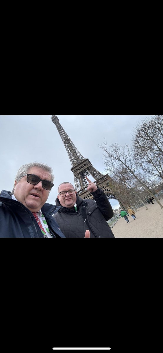 Christmas 🎄 shopping in #paris for Patrick and Gary 🚌🎄🚌🎄🚌🎄