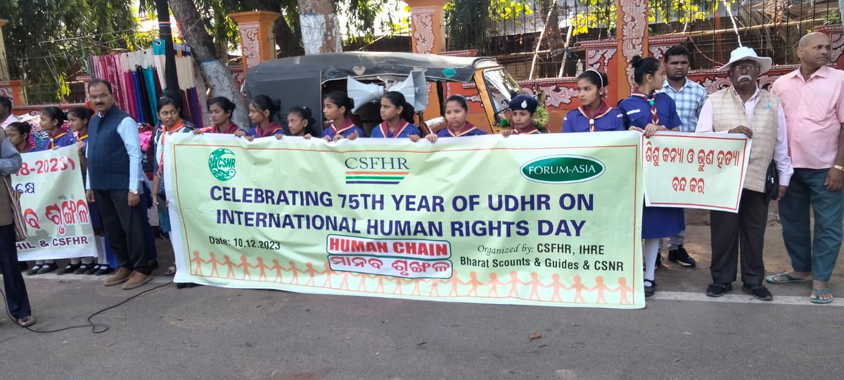 @csnrindia @CSFHRIndia in collaboration with @FORUMASIA2014 celebrated the 75th year of the Universal Declaration of Human Rights(UDHR) and organized Human Chain on the occasion of World Human Rights Day at #bharatscoutsandguides