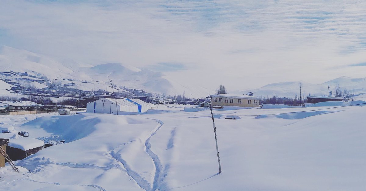 mtayeb's tweet photo. نمای از #برفباری در ‌ #زیرکی مرکز #راغستان #بدخشان .. 
A #view of #Ziraki center of #Raghistan district of #Badakhshan province northeast #Afghanistan
13 #December2023 https://t.co/8oML85k49t