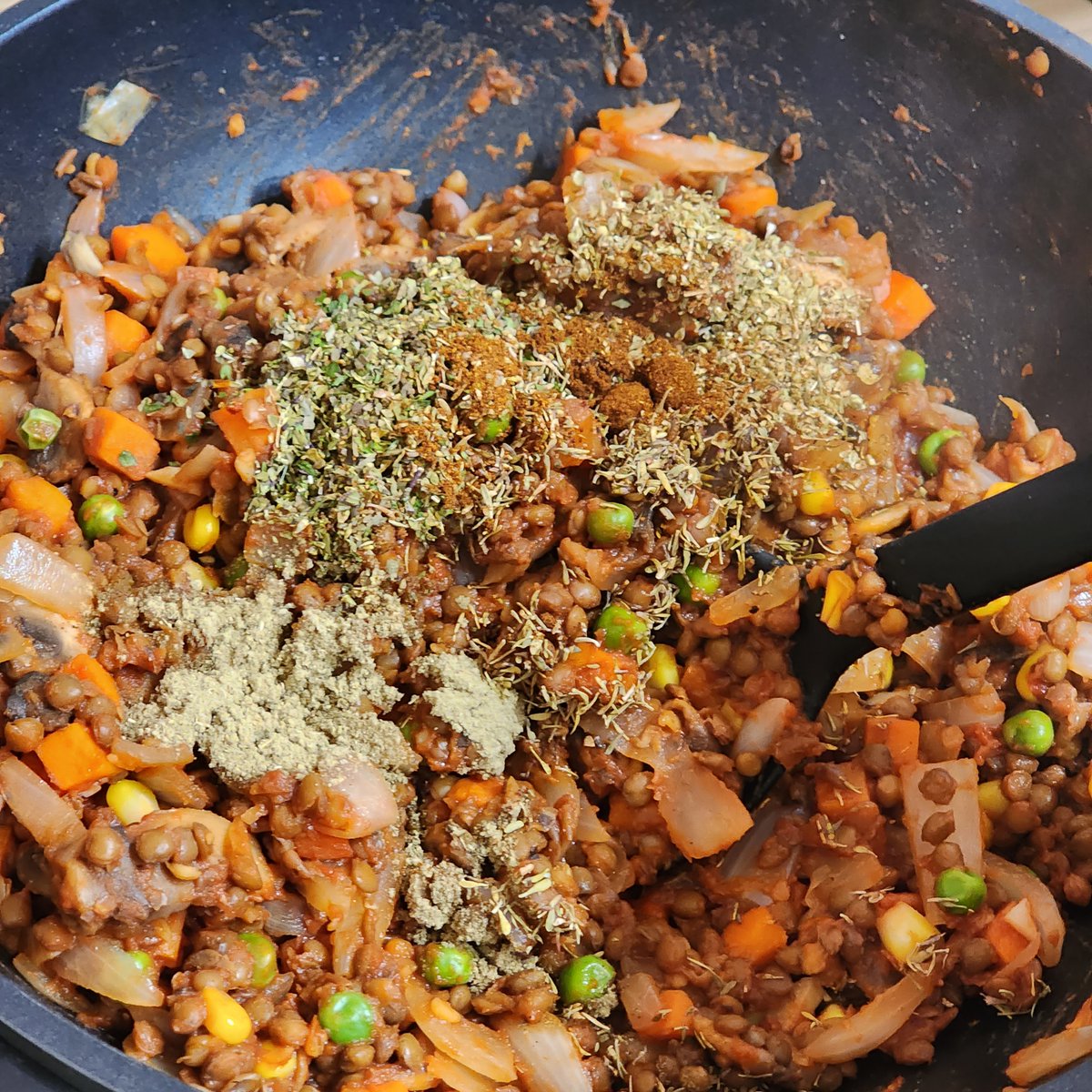 FriendlyCooks's tweet image. Last stream of the week and we made Potato Casserole with cauliflower white sauce. Thanks everyone for doing us today 😊

#twitch #twitchaffiliate #yum #food #cooking #stream #veganfood #vegan #veganrecipes #twitchstreamer #twitchtv #cookingtime #cookingram #foodphotography