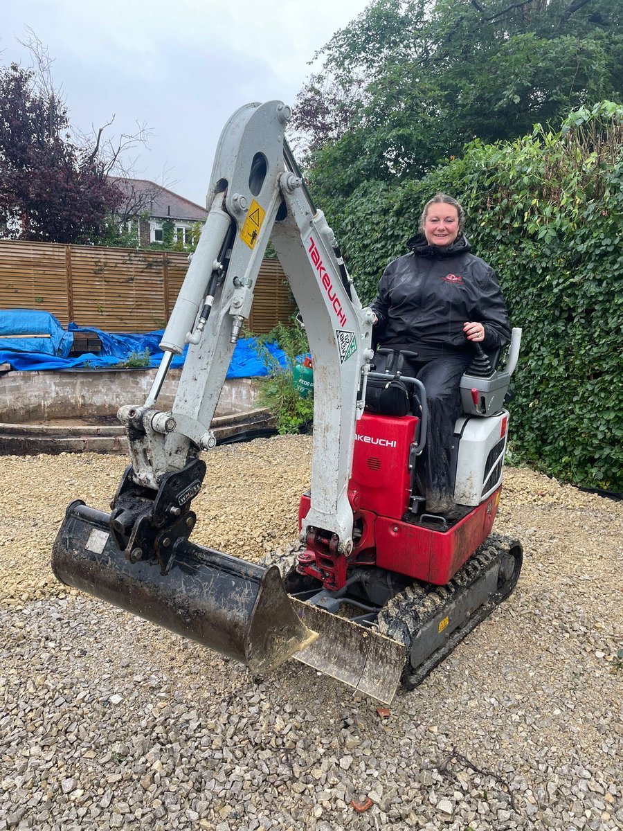 AquaDesignGroup's tweet photo. All Weather Working Women at #QueenOf winner @EvansExcavation 😊 #Thediggerlady #diglikeagirl #Takeuchiuk #Stockport #PromoteStockport https://t.co/YhMAhmOxOb