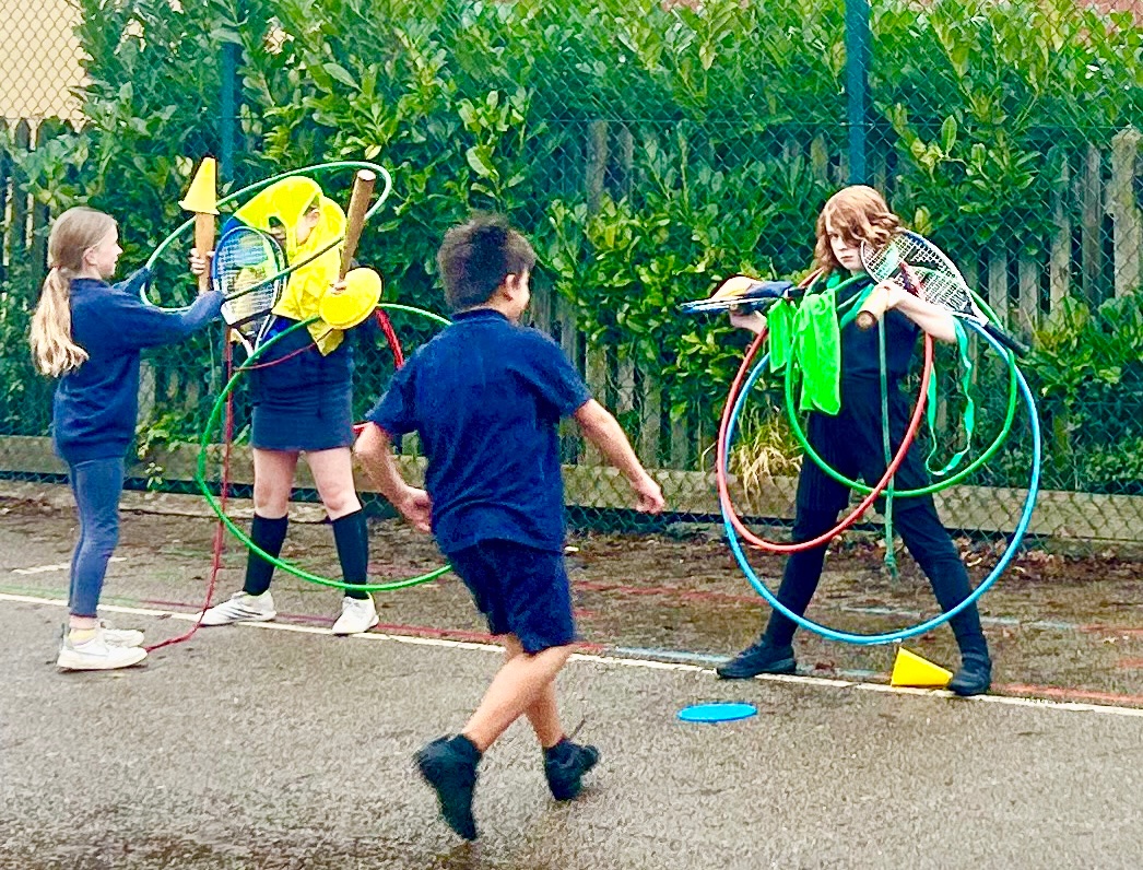DoBPrimary's tweet photo. A fun & festive PE lesson with Mr Bent of @JBSportCoaching 's!
The children teamed up & had to race against each other to make the best snowman.
We think they’re pretty good.
#dobps #doningtononbain #teamwork #festivefun https://t.co/BdlnO0jZEf