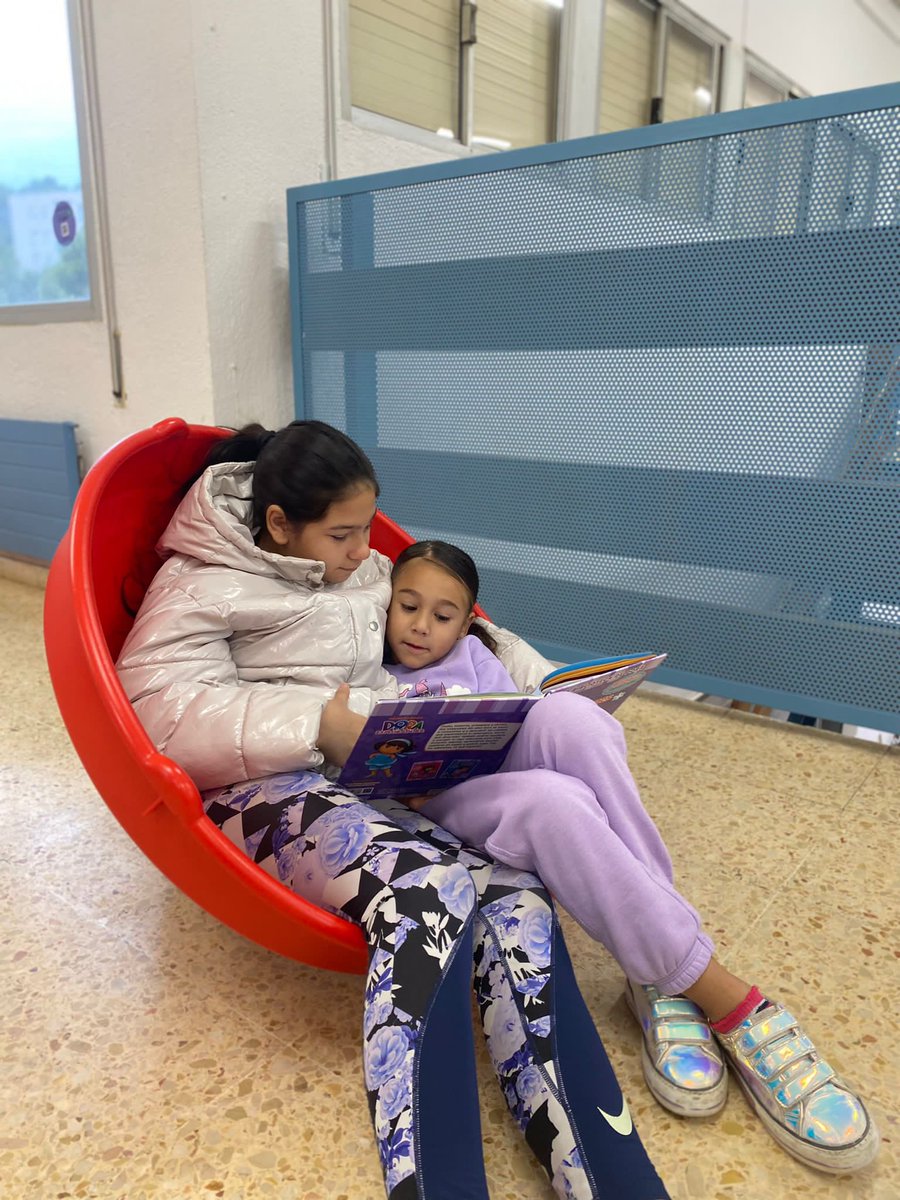 Avui ha tocat lectura compartida!

📖 L’alumnat de Cicle Superior ha explicat contes al Cicle Inicial i l’alumnat de Cicle Mitjà ha fet el mateix a infantil.

Els hi ha agradat molt! 🙌🏼 #LecturaCompartida #SomSalamero