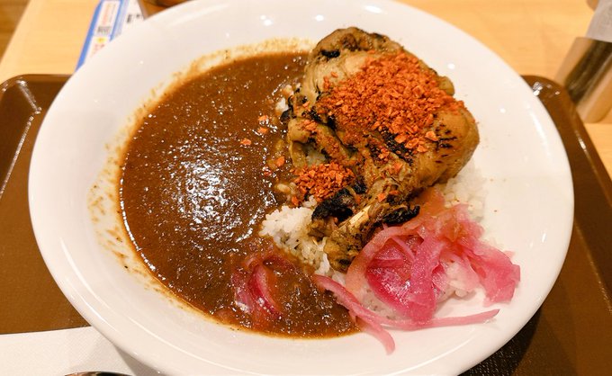 すき家のファイヤー炭火チキンカレー、めちゃくちゃうまい 