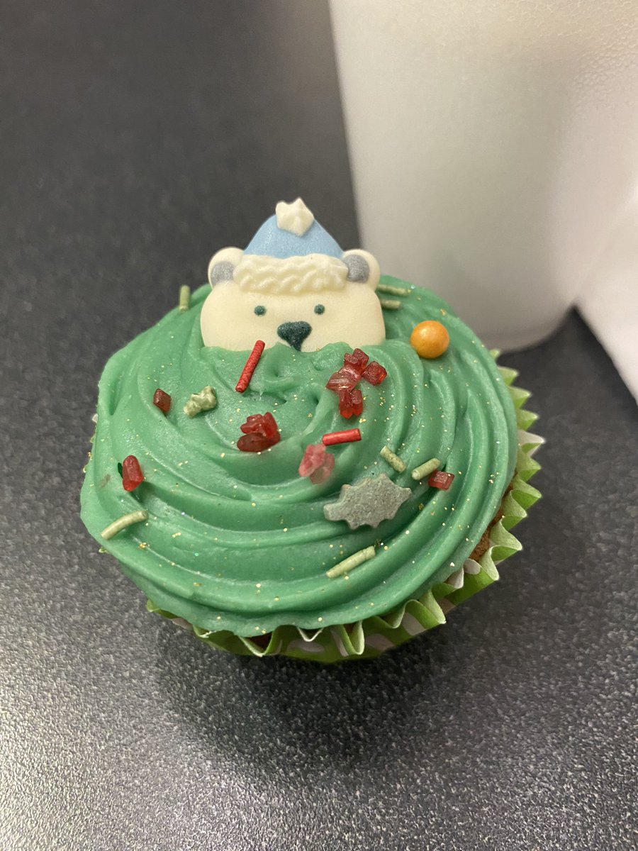 Wonderful coffee morning at break today hosted by <a href="/HE_AlvaAcademy/">Alva Academy Home Ec</a> to showcase the Christmas cakes made by our young people🎄🧁