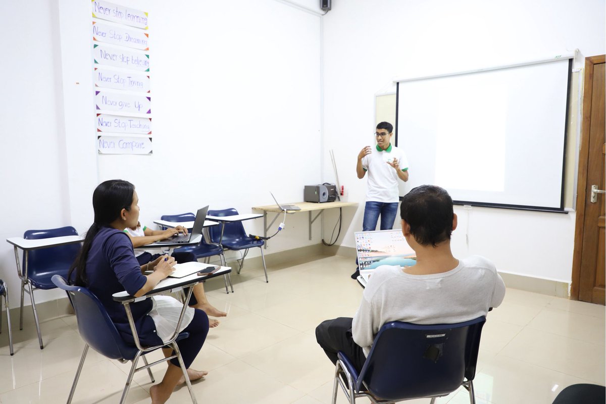 The PEPY's Learning #Center team  held a #
meeting for the first quarter of the 2023-2024 academic year.The team discussed and improved the course syllabus based on students' #comments. We are looking forward to welcoming new students for the year.
