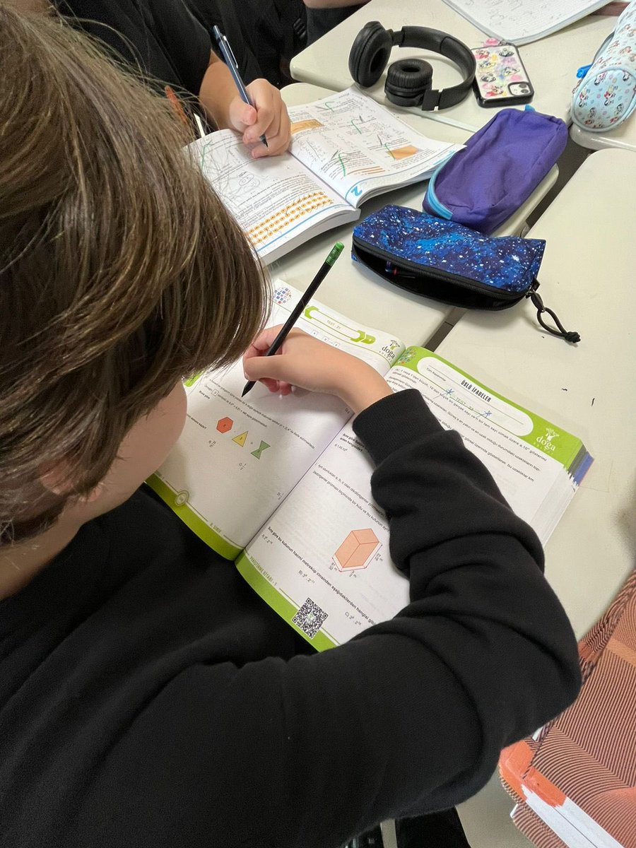 8. Sınıflar ile ders sonrası
 “akran öğreticiliği” yaparak öğrenme modellerini aktif kullanıyoruz. 📌
<a href="/arzuozsu/">Arzu Özsu🇹🇷</a> 
<a href="/berivandulger/">Berivan Dülger</a> 
<a href="/keziban_senel/">Keziban Şenel</a> 
<a href="/DogaHalic/">Doğa Koleji Haliç Kampüsü</a> 
<a href="/DogaOkullari/">Doğa Koleji</a>