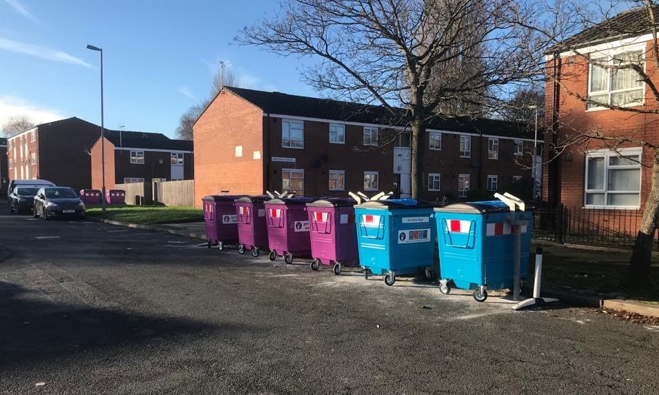 Clean up for the Euros on Abingdon (L4)

Sadly, it is not football but bin related, as teams from across <a href="/WeAreTorus/">Torus</a> joined #community partners to help residents get ready for their new community on-street communal Eurobins 

👉torus.co.uk/news/post/clea…

#ConnectingWithCustomers