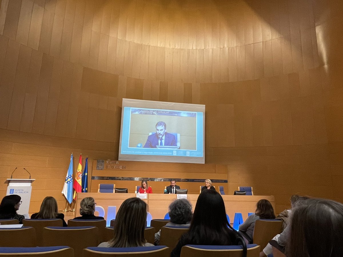 <a href="/FAPsGal/">FAPsGal 💊</a> en la presentación de 
Estrategia de Calidades y Seguridade  do Paciente  2024-2028 #Galicia 
#EstrategiaDeCalidadeySeguridade 
<a href="/SanidadeXunta/">Consellería de Sanidade</a> <a href="/quiolque/">Olga Roca Bergantiños</a>