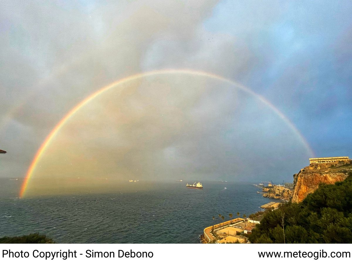 #Gibraltar - 13/12 - a stunning shot of a #rainbow and double visible, with this morning's rain, thanks to MeteoGib follower Simon Debono - at 12:30pm, we still have some rain currently lying to our NW, and the temperature is 17C in a moderate Westerly breeze. #Arcoiris