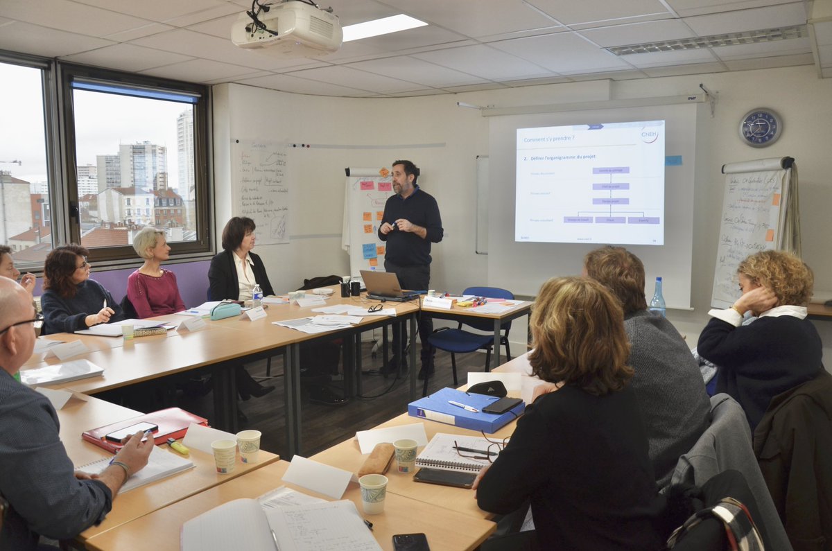 LIVE 🧳🎓📚 // Deuxième session de formation à <a href="/CNEHfr/">CNEH</a> pour le Cycle de perfectionnement des Cadres Supérieurs de Santé! Une journée consacrée à la gestion de projet complexe, après une première session en novembre sur les thématiques du leadership et du positionnement du CSS !