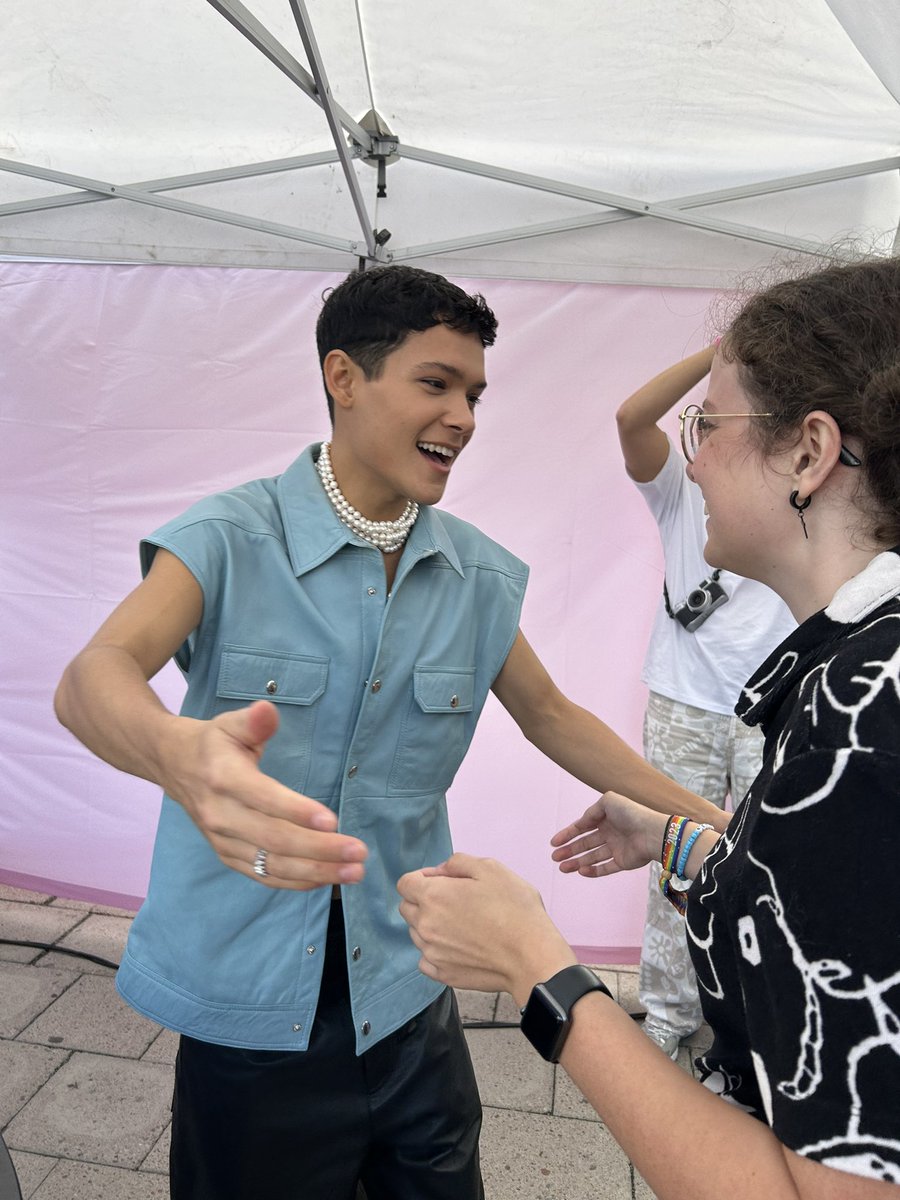 nis ᴖ̈ omar flip tweet media