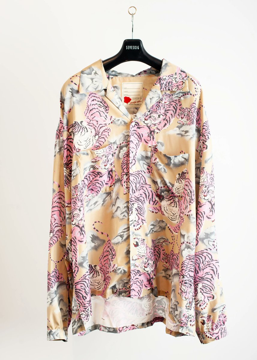 sorosoroneko's tweet image. ＼#マカロニえんぴつ #はっとり さん衣装速報📢✨／
❤ #FNS歌謡祭第二夜 ❤

🆕只今放送中🆕
スキマスイッチ名曲で着ているシャツを発見👀💨

＼詳細はこちら↓↓／
shop.utility-harajuku.jp/products/2024s…