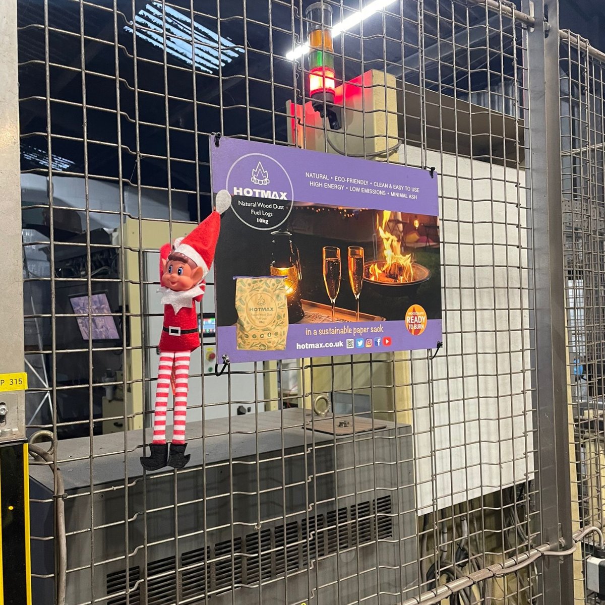 Brrrrrrr, it’s cold in here and it reminds me of the North Pole.
Hang on, do I see fire - that’s just what I desire.

#elfontheshelf #hotmaxfuellogs #elflove #elfadventures #elfonfire #northpole #fatherchristmas #elfontheshelf