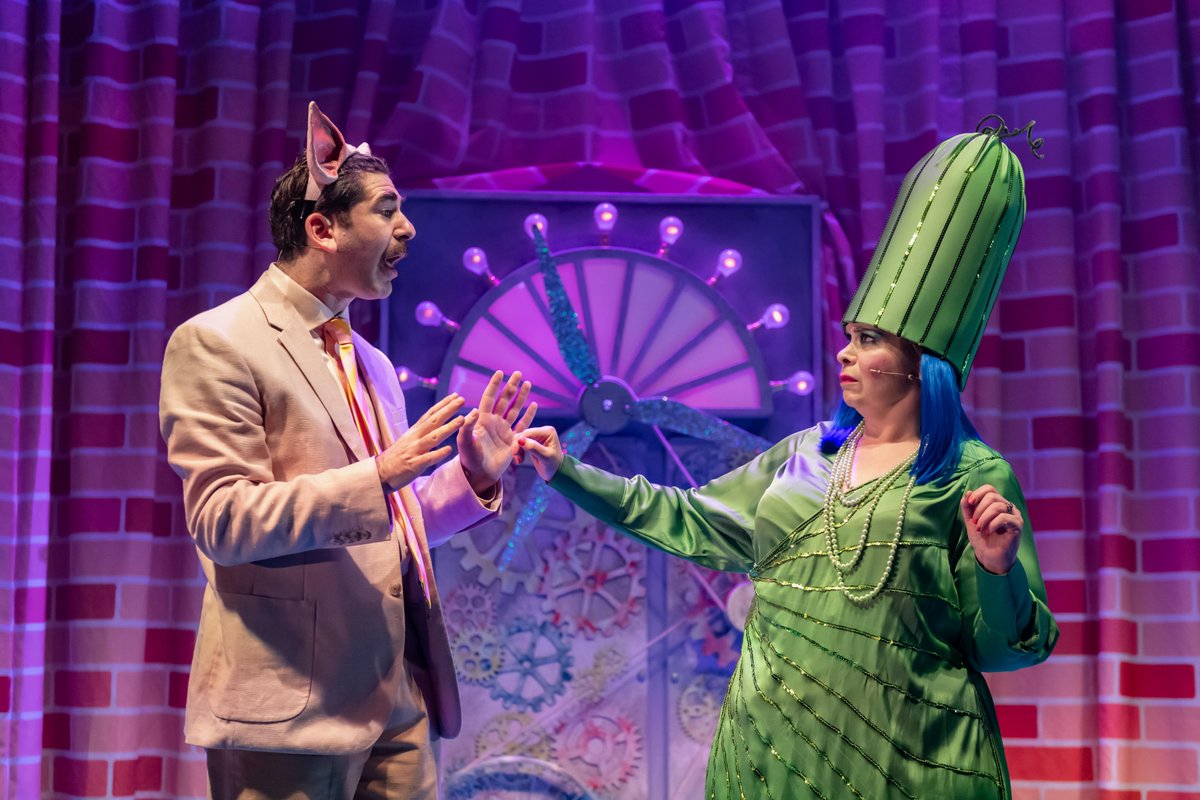 My review of 'Britain's 1st Jewish Pantomime' <a href="/JW3London/">JW3</a> for <a href="/BritTheatreGuid/">British TheatreGuide</a>

... extraordinary times call for unorthodox methods and JW3s ‘Jewish Pantomime’ has a few surprises up its sleeve!

👉🏻 bit.ly/3GGv5n3 📸by Jane Hobson