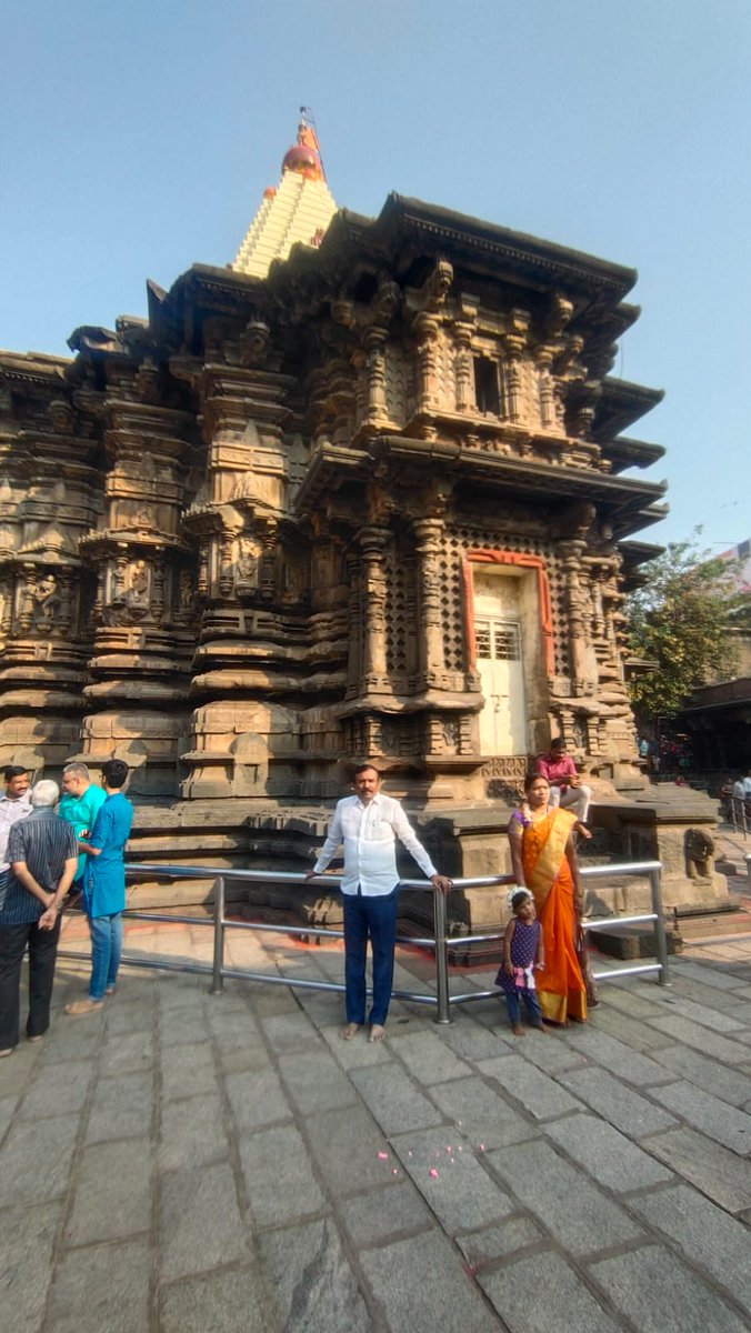 CKRBJP's tweet image. ಇಂದು ಪ್ರಸಿದ್ದ ಕೊಲ್ಲಾಪುರ ಶ್ರೀ ಮಹಾಲಕ್ಷ್ಮಿ ದೇವಾಲಯಕ್ಕೆ ಭೇಟಿ ನೀಡಿ ದರ್ಶನ ಪಡೆದು ವಿಶೇಷ ಪೂಜೆ ಸಲ್ಲಿಸಿ ಸರ್ವರಿಗೂ ದೇವಿ ಸಕಲ ಆಯುರಾರೋಗ್ಯ ಯಶಸ್ಸನ್ನು ಕರುಣಿಸಲಿ ಎಂದು ಪ್ರಾರ್ಥಿಸಲಾಯಿತು.

#kolapuramahalakshmi #mahalkshmi