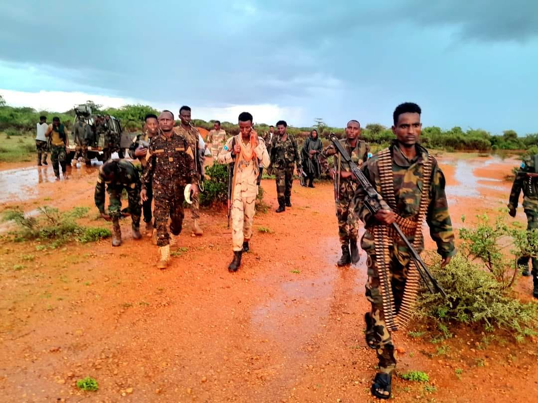 Southwest State Security forces displayed four Al-Shabaab militants in Baidoa town in Bay region after surrendering to the army. 
The Administration did not provide details more about the defectors, the time and area of defection.
#Baidoa #Bay #Southweststate #Somalia #AS