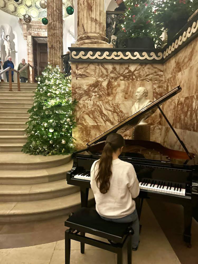 Isabel in Year 10 provided the piano music at Holkham Hall for their Christmas Candelight Tours this week. We heard it was magical - well done Isabel, we are very proud of you #musical #piano #Christmas2023 @HolkhamEstate #magical 🎶