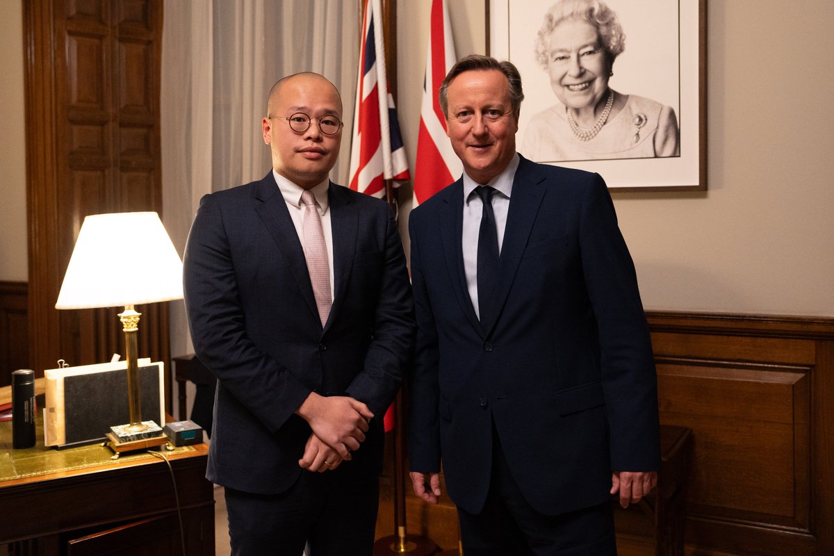 Doughty Street International (@doughtystintl) on Twitter photo Son of Hong Kong democracy campaigner Jimmy Lai is ‘hopeful’ after his first meeting with Foreign Secretary Lord Cameron.
Mr Lai is represented by: <a href="/caoilfhionnanna/">Caoilfhionn Gallagher KC</a> <a href="/J0nathanPrice/">Jonathan Price</a> <a href="/TatyanaEatwell/">Tatyana Eatwell</a> <a href="/suigenerisjen/">Jen Robinson</a> <a href="/sarahcdobbie/">Sarah Dobbie</a>.
Read➡️️doughtystreet.co.uk/news/son-hong-…
#FreeJimmyLai Son of Hong Kong democracy campaigner Jimmy Lai is ‘hopeful’ after his first meeting with Foreign Secretary Lord Cameron.
Mr Lai is represented by: <a href="/caoilfhionnanna/">Caoilfhionn Gallagher KC</a> <a href="/J0nathanPrice/">Jonathan Price</a> <a href="/TatyanaEatwell/">Tatyana Eatwell</a> <a href="/suigenerisjen/">Jen Robinson</a> <a href="/sarahcdobbie/">Sarah Dobbie</a>.
Read➡️️doughtystreet.co.uk/news/son-hong-…
#FreeJimmyLai