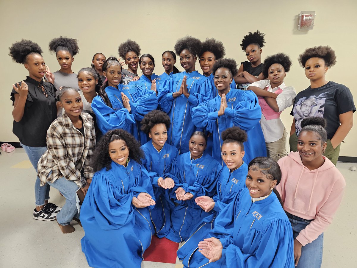 Kudos to a wonderful performance by PAVAC Dance under the direction of Mrs. Traci Young-Byron at the MDCPS Central Region Holiday Curriculum Expo! @mdcps_central @miamischools @suptdotres @supa_blackgirl @mdcps_d2 #mdcpsyourbestchoice #bullpride