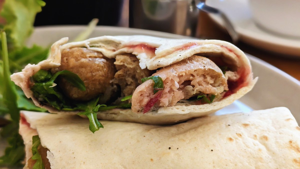 #Vegan sausage stuffing &amp; cranberry wrap <a href="/brownbagprotein/">Brown Bag Protein</a> #Skipton #veganfood 😋🌻🎅☃️🌲