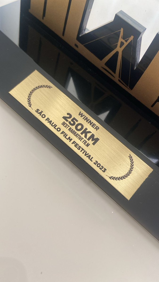 ConexaoArmenia's tweet image. #250km ganhou o premio de Melhor narrativa no @saopaulofilmfestival !! Gracas à vocês !!!
@anitablian