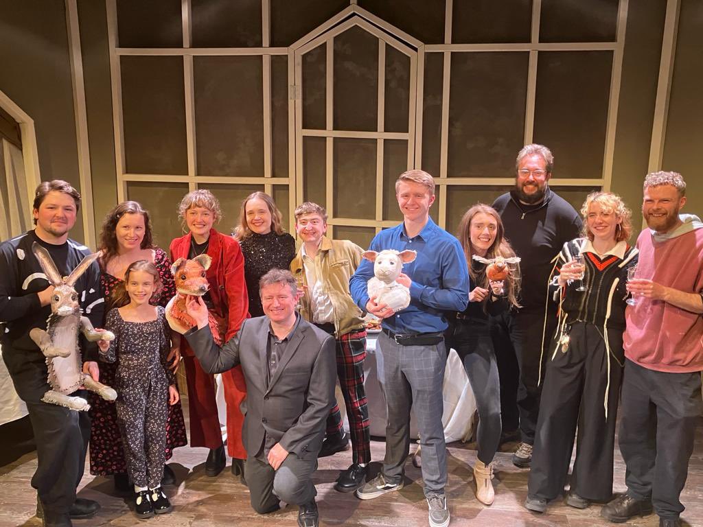 Another wonderful night at Theatre at the Tabard. Brilliant performance of “The Secret Garden” adapted by Sarah Reilly and directed by Simon Reilly. Perfect for the whole family. Don’t miss it! @TheatreAtTabard @mrsimonreilly @sarahlreilly #wednesdaythought