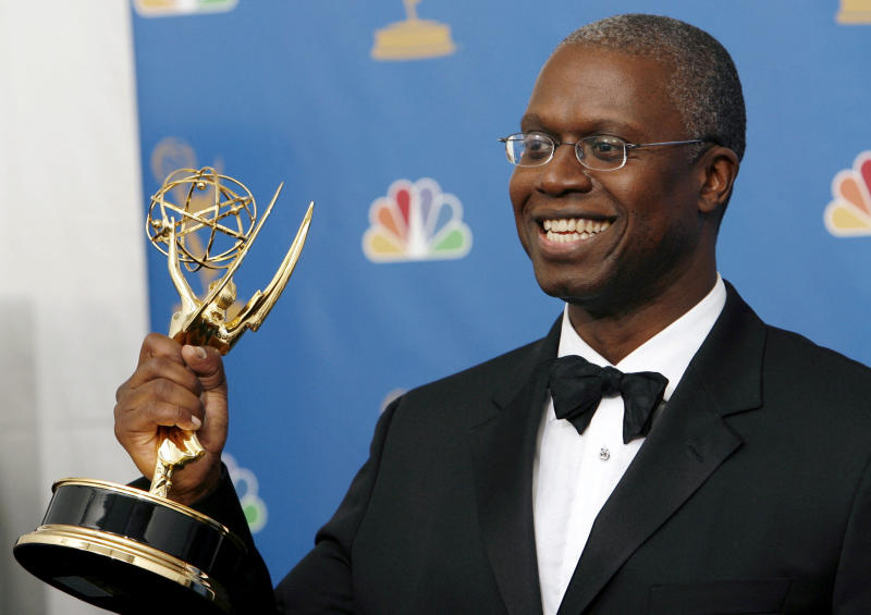 RIP Andre Braugher, a versatile actor taken from the world too soon. His performance in 'Glory' was inspiring. He also played a solid #USNavy submarine skipper in 'The Last Resort.'
#RIPAndreBraugher  #LawAndOrderSVU #HomicideLifeOnTheStreet #Brooklyn99