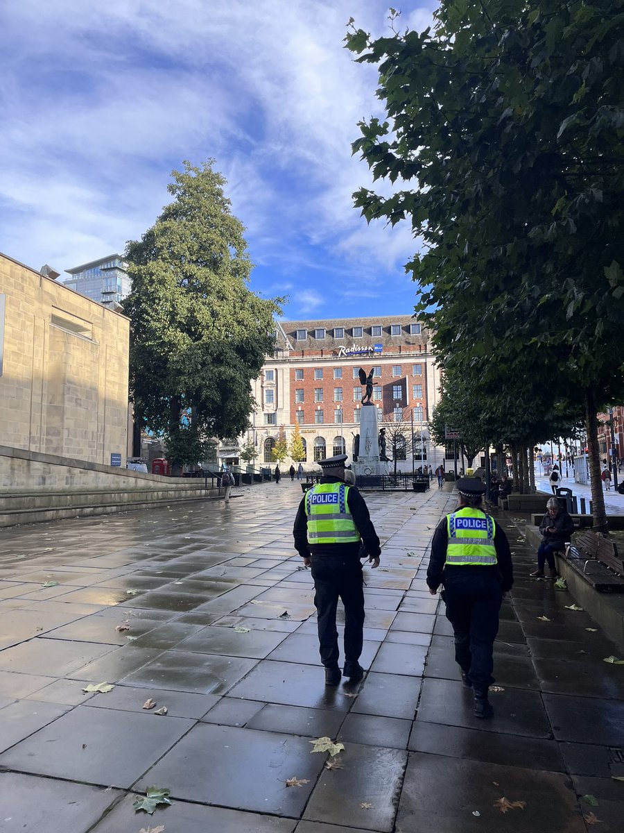 🚨ARREST🚨 Whilst on deployment in #Leeds city centre, our officers came across a female who had just a little bit too much Christmas cheer. One for Santa’s naughty list and one in the cells to sober up and attend court on Monday. #ProjectServator #TogetherWeveGotItCovered