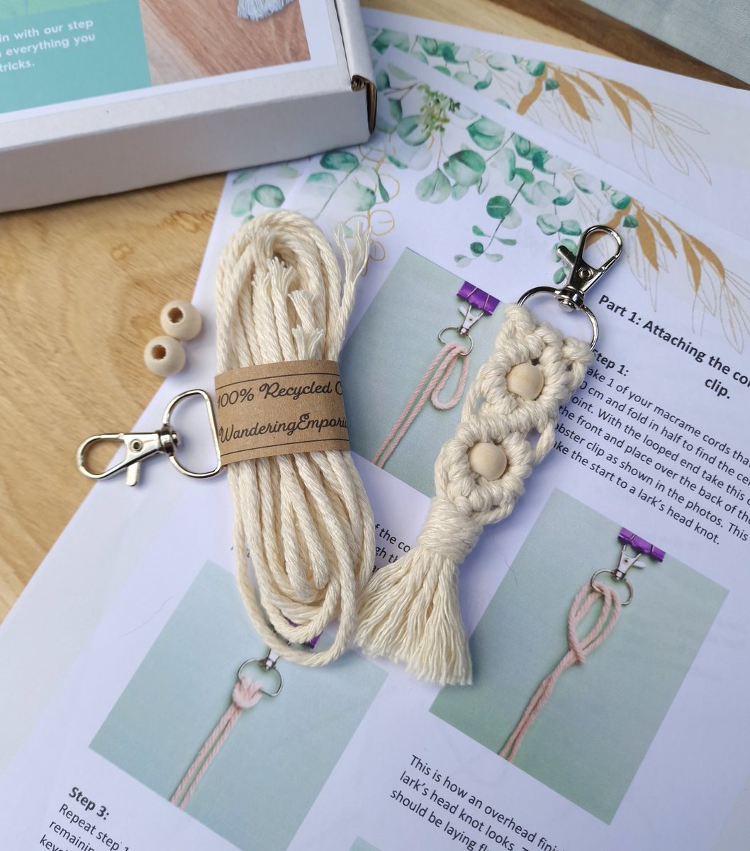 Great eco-friendly, Make your own Macrame keychain kit in a wide range of colours. Beginner friendly. ✨️🎁

wanderingemporiumgb.etsy.com/listing/157856…

#craftshout #CraftBizParty #stockingstuffers #smallgift #etsyshop #EtsySeller #HappyBirthdayTaylorSwift #Christmas2023 #Christmasgifts