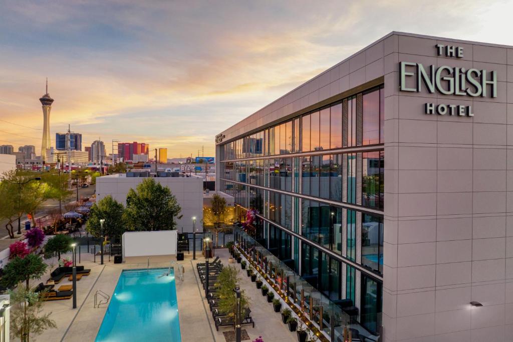 InfoDestination's tweet photo. The ENGLiSH Hotel, Las Vegas, a Tribute Portfolio Hotel😀
https://t.co/5UNqJdtrXg👍
*
*
#lasvegas #mp_traveldestination #vegas #mp_unitedstates #nevada #mp_lasvegas #visitlasvegas #mp_nevada_lasvegas #natgeo #travel #travelcommunity #love #keepitwild #awakethesoul #repost #love✴️ https://t.co/9hhjMYbFmb