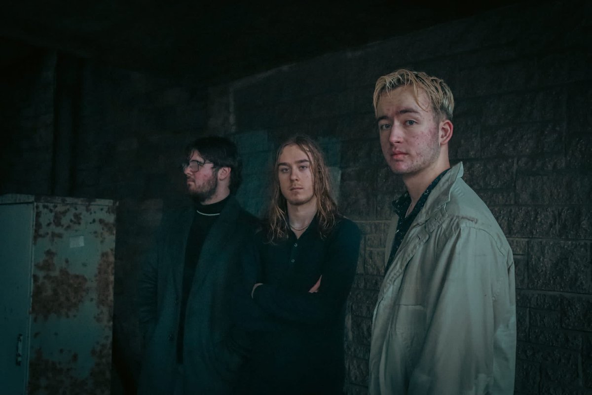 HazelTerrace's tweet photo. Some banging stuff coming after the new year be on the look out and keep up to date on all our socials....👀

📸  https://t.co/UADqjZyMhy 

#glasgow #glasgowmusic #rock #hardcore #guitar #band  #music #live #new #scottishmusic #loud https://t.co/E1RB0ONTE9