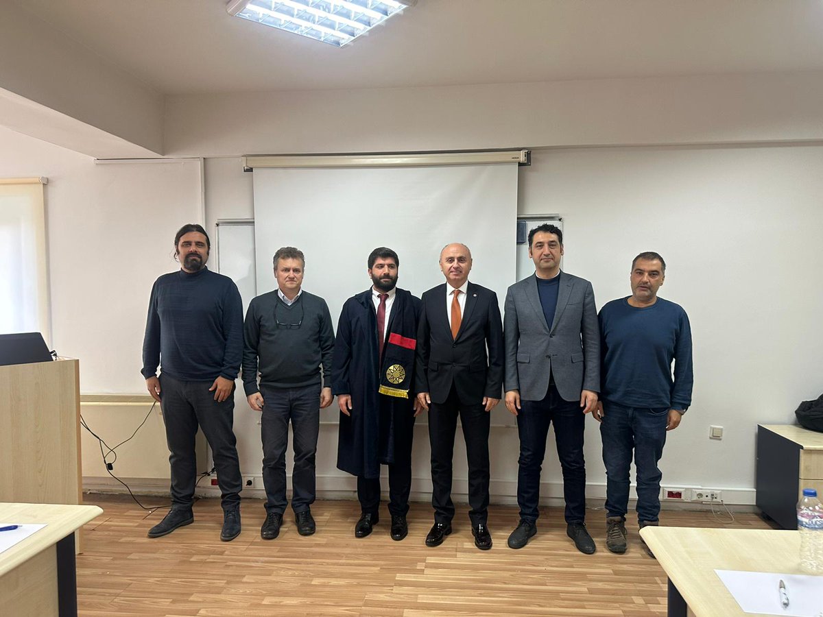 Doktora savunmamı bugün başarılı bir şekilde tamamlamış bulunmaktayım. Bu süreçte  bana destek olan aileme, tüm hocalarıma ve arkadaşlarıma teşekkür ederim. <a href="/engingulal/">Prof. Dr.-Ing. Engin Gülal</a>  <a href="/itiryakioglu/">İbrahim Tiryakioğlu</a> <a href="/DUgurSanli/">D. Uğur Şanlı</a> <a href="/akpinar_burak/">Burak Akpınar</a>