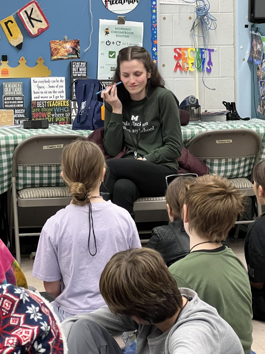 rlfreedm's tweet photo. We celebrated @taylorswift13 birthday with the #jjsecretagents. Thanks to #agent26 for singing Willow to us! https://t.co/Q2hDUCuviG