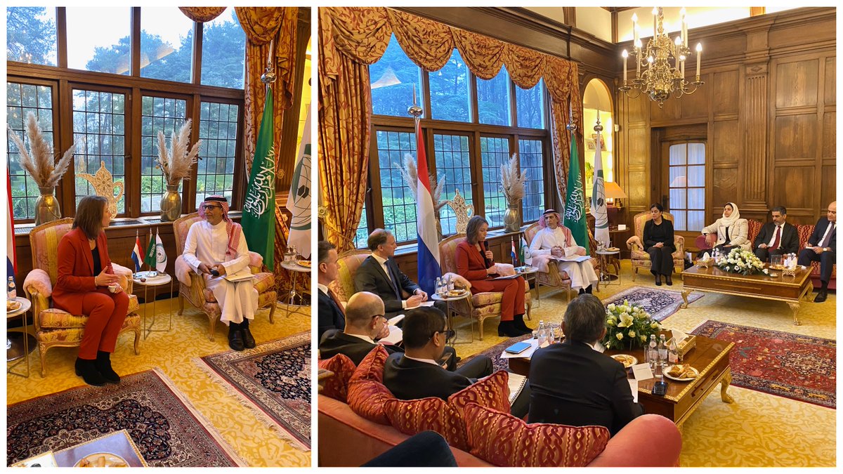 I met with the ambassadors of 24 member states of the Organization of Islamic Cooperation @OIC_OCI. We exchanged thoughts about various topics, including the dire situation in Israel and Gaza. I thank @KSAembassyNL for hosting and moderating today's session.