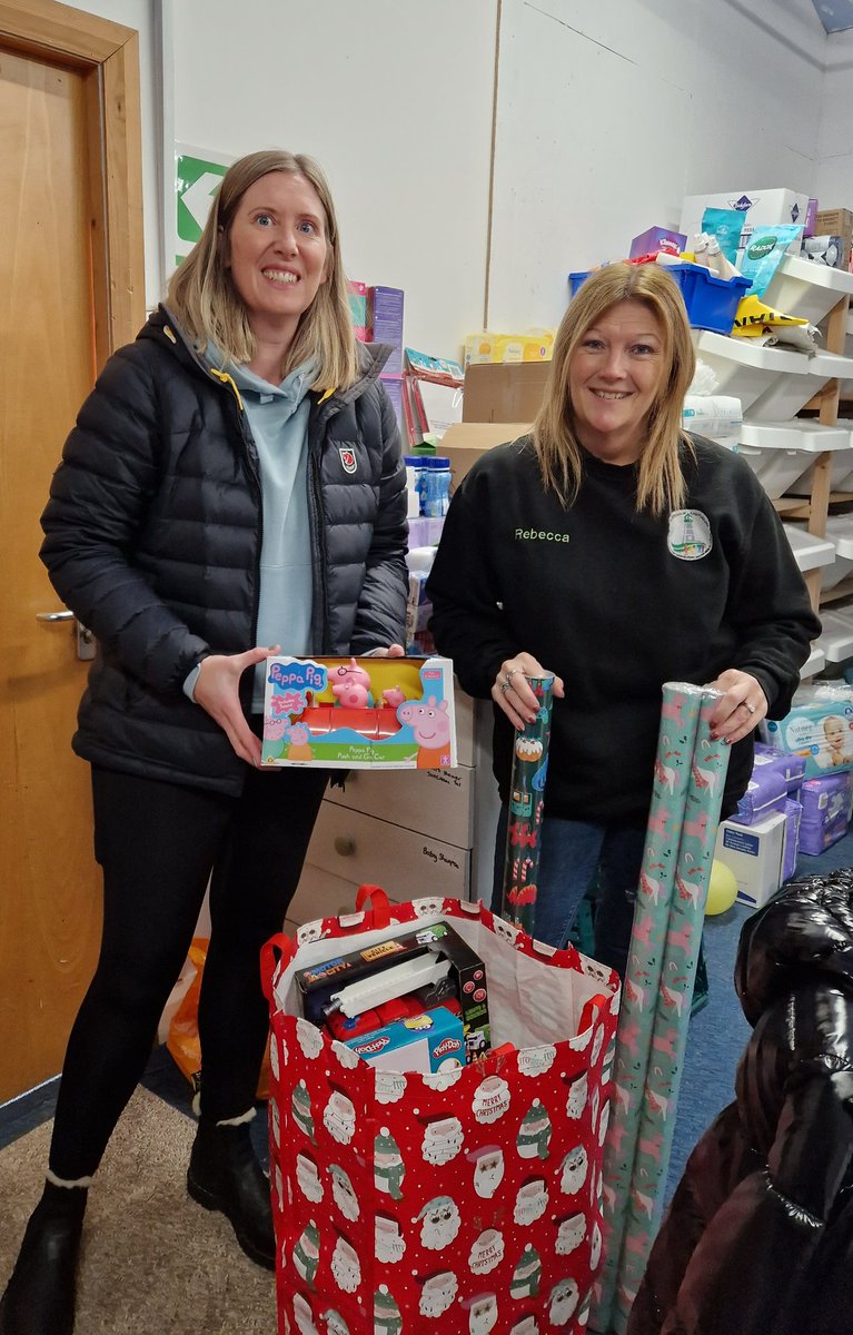 Thank you to @caravanguard for this donation of gifts. These will go towards several emergency referrals we have received. Thank you for your continued support and amazing generosity 🎄🎅🎁💚 #BeaconofHope #christmas23 #thankful