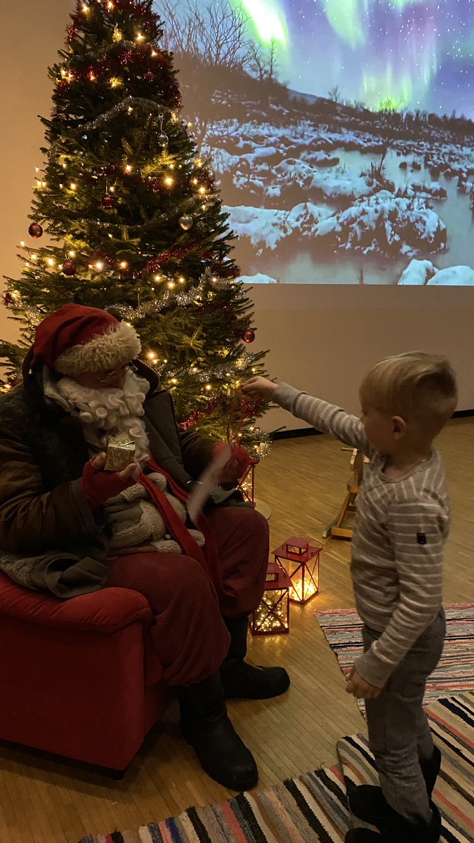 ”Äitillä on kyllä maailman paras työpaikka!” -poika 5v

Kiitos <a href="/UniEastFinland/">University of Eastern Finland</a> Kuopion kampuksella järjestetystä mukavasta perhepikkujoulusta!