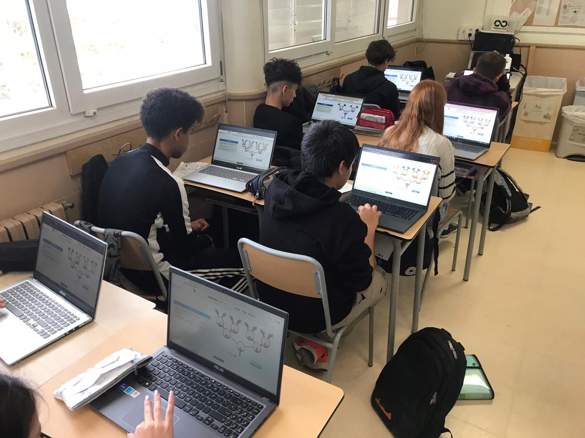 lfireus's tweet image. Comme chaque année, les élèves de collège participent cette semaine au concours Castor Informatique. Il a pour objectif de faire découvrir l&apos;informatique et les sciences du numérique aux élèves 🔜 Rdv en janvier pour les résultats ! #logique #numérique @mlfmonde #ConcoursCastor